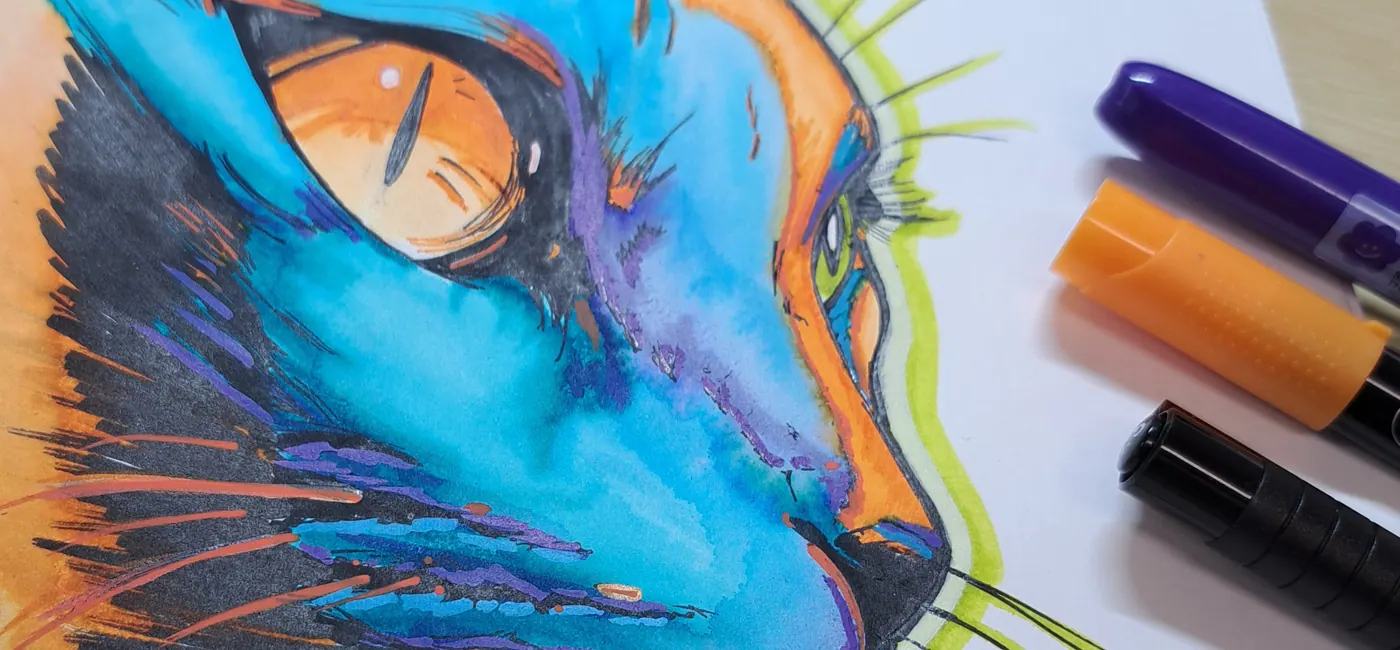 Gros plan portrait chat feutres acryliques aquarellables, dégradés bleu turquoise violet orange, feutres posés à côté